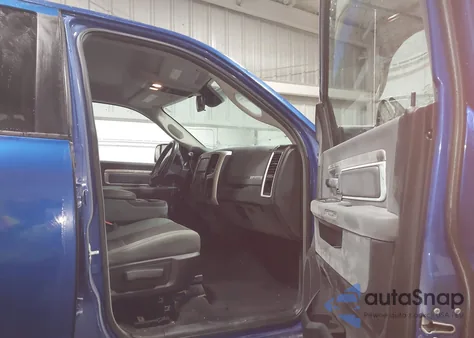 2016 Ram 2500 Big Horn z USA, uszkodzony, nr VIN 3C6UR5ML3GG219654